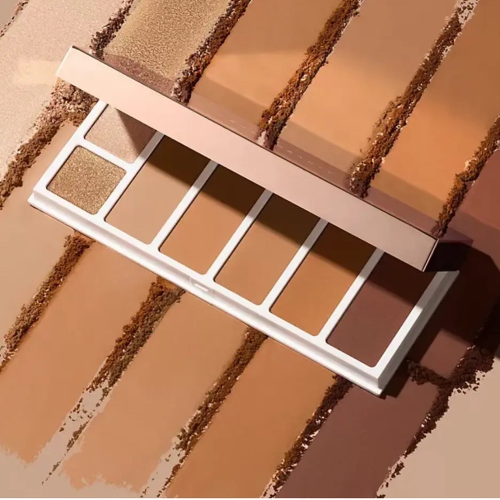 FENTY BEAUTY by Rihanna Sun Stalk'R Face + Eye Bronzer & highlighter palette